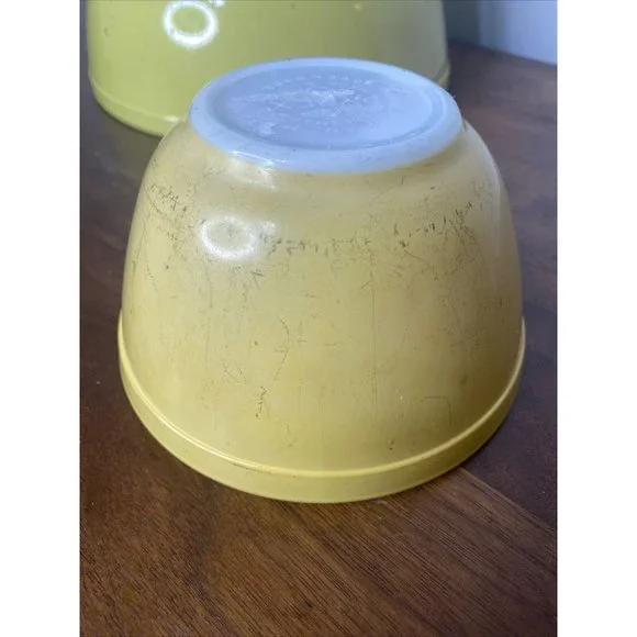 Vintage Pyrex Set of 4 Mixing Nesting Bowls Primary Colors 50's-60's - Picture 2 of 16
